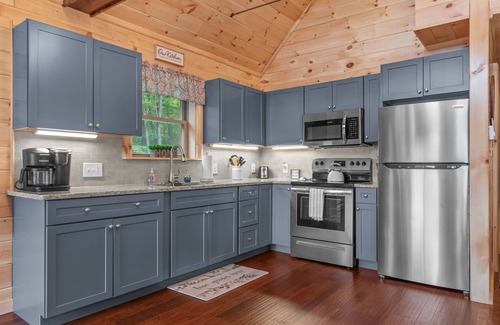 West Oneonta Cabin | Experience Cedars Log Home: New Lakefront with Kayaks!