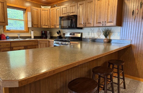 Drummond House | Relax at Cedarside @ Captain's Cove on Drummond Island