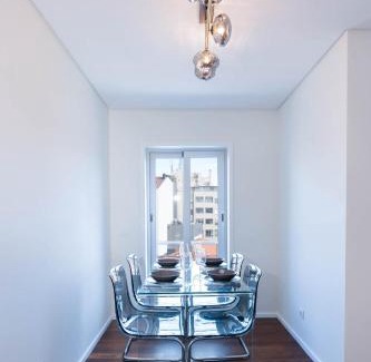 Uniao de Freguesias do Centro Apartment | Bright Cedofeita Apartment with Balcony & Prime Parking