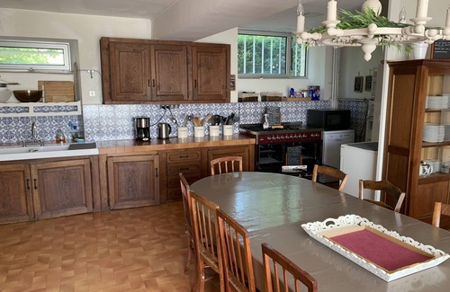 Prisse House | Family House with Kitchen & Breakfast: Ideal for Groups
