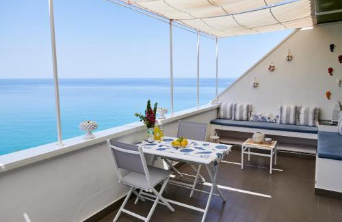 Sant'Ambrogio Apartment | Inviting CefalHome with Pool and Oceanfront View