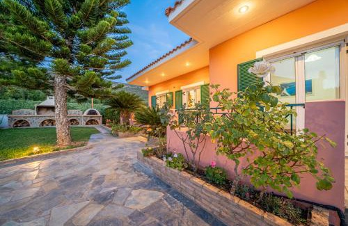 Razata House | Discover the Cefalonian Hideaway: Pet-Friendly Retreat