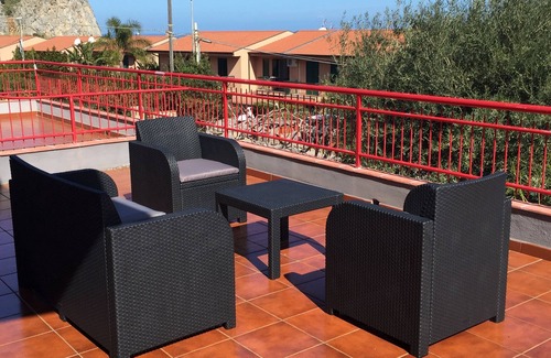 Cefalu Apartment | Family-Friendly Stay at Cefalu Kalura Appart 3