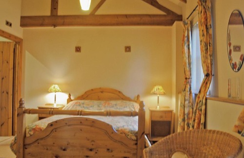 Caersws House | Experience Cefn Colwyn Barn: Pet & Child-Friendly Retreat