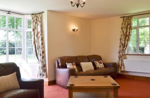Newtown House | Experience Cefnaire: 5-Star Retreat with Hot Tub & Pet-Friendly