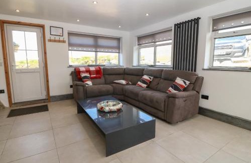 Rhyd-y-clafdy House | Explore Cefnbron: 4-Star Pet-Friendly Retreat