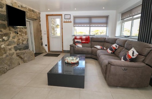 Rhyd-y-clafdy House | Explore Cefnbron: 4-Star Pet-Friendly Retreat