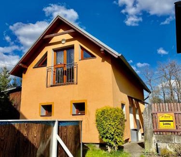 Janov Apartment | Discover FLORA House: Pet-Friendly Retreat in Českosaské Švýcarsko