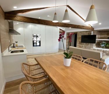 Celanova Apartment | Celanova House: Family-Friendly Retreat with 9.8 Rating