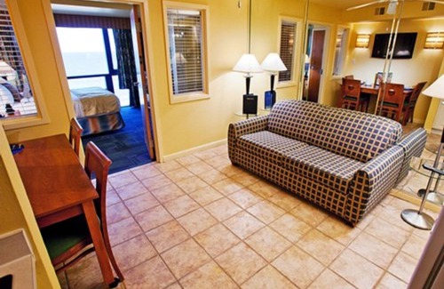 Northeast Virginia Beach Resort | Celebrate July 4th at Ocean Sands - Pool & Spa Awaits!
