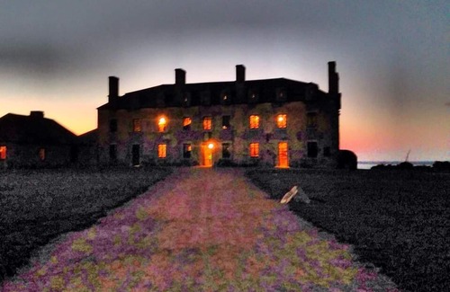 Youngstown House | Discover Your Perfect Retreat Close to Niagara Falls