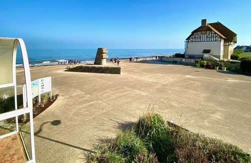 Bernieres-sur-Mer Apartment | Experience Celeno YourHostHelper: Family-Friendly Comfort