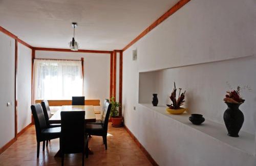 Moeciu de Sus House | Delightful Celestia Hotel - Family-Friendly with Kitchenette