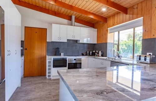 Port Lincoln House | Celestial Heights - Unmatched Views with Family-Friendly Amenities