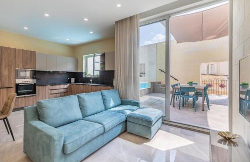 Xaghra House | Celestina Farmhouse: Pet-Friendly Retreat with Pool & High Ratings