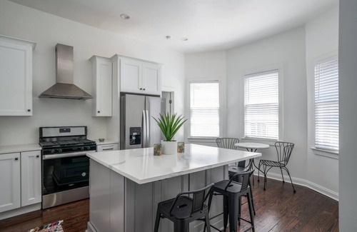 Radcliffeborough Apartment | Celestine Suite: Pet-Friendly Stay Near King Street
