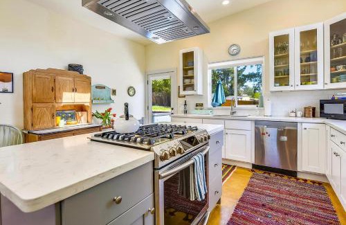 Graton House | Explore Celia's Garden: Family & Pet-Friendly Retreat