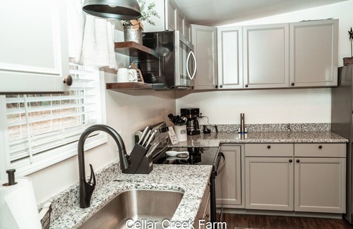 Asheboro House | Top-Rated Cellar Creek Guest House Near the Zoo