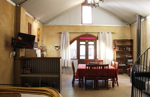 Dubbo Hotel | Exceptional Cellar Guesthouse - Family-Friendly Stays in Dubbo