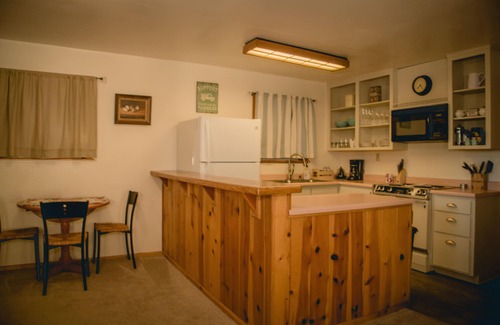 Murphys Apartment | Tranquil Cellar Master's Suite with Pet-Friendly Amenities