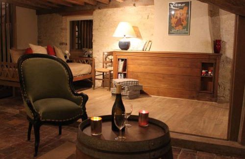 Vezelay Apartment | Family-Friendly Retreat at Cellier de l'abbaye - Tête à Tête