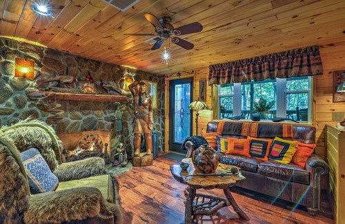 Celo Cabin | Celo Cabin w/ Deck in Pisgah National Forest