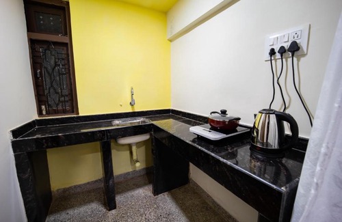 Santa Cruz House | Guest Rated Celso's Home Stay with Breakfast & Family Care