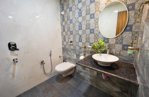 Santa Cruz House | Guest Rated Celso's Home Stay with Breakfast & Family Care
