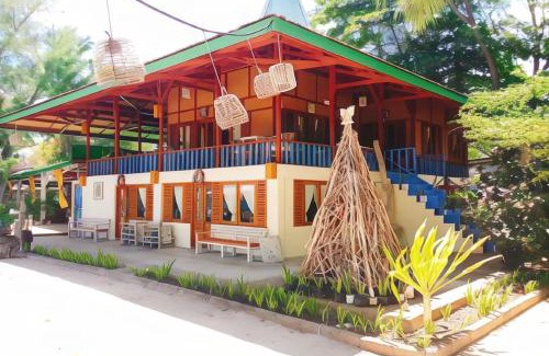 Mondu Resort | Cozy Pondok Wisata Pantai Cemara: Ocean Views & Private Beach
