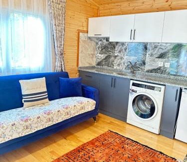 Cirali House | Welcoming Cemils Guest House: Family-Friendly Retreat