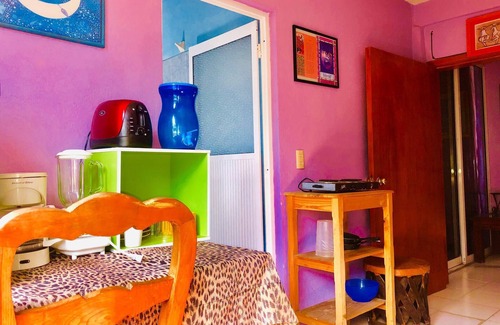 De Guadalupe Apartment | Budget-Friendly Central Comfy Studio with Breakfast Included