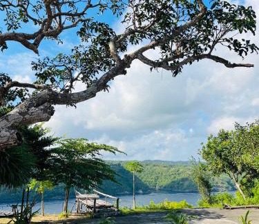Ceningan Island House | Highly Rated Ceningan Cliff Cottages with Pool & Family Amenities