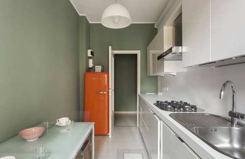 Bullona Apartment | Modern Apartment Steps from China Town & Sempione Area