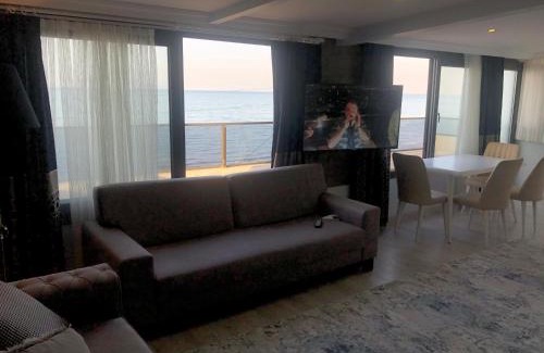 Urla Apartment | Discover Cennet: A Family-Friendly Escape in Urla Kalabak