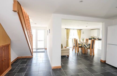 Llanystumdwy Cottage | Family-Friendly CENNIN: Oceanfront Haven in Criccieth