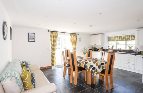 Llanystumdwy Cottage | Family-Friendly CENNIN: Oceanfront Haven in Criccieth