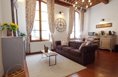 Apt Apartment | Discover Cent Cinq: Unique Apartments with Pool in Apt