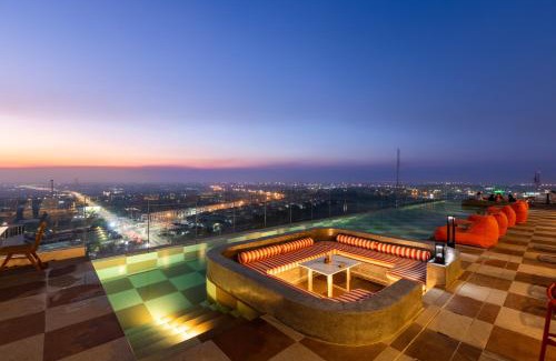Ayutthaya Hotel | Discover Centara Ayutthaya: Family-Friendly with Pool & Dining