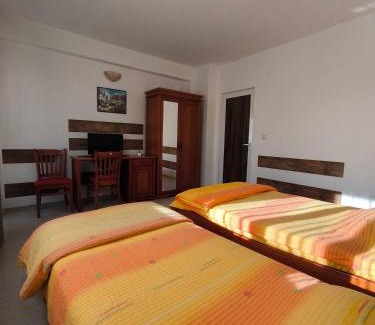 Rila Hotel | Family-Friendly Centaur Hotel with Restaurant & Breakfast