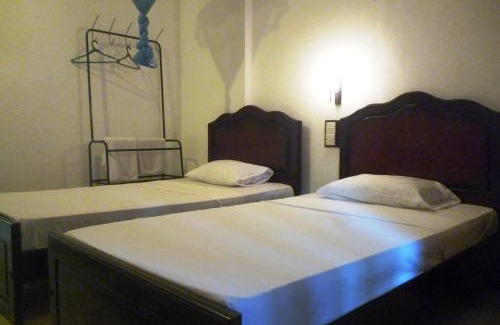 Embilipitiya Hotel | Budget-Friendly Centauria City Hotel with Family Amenities