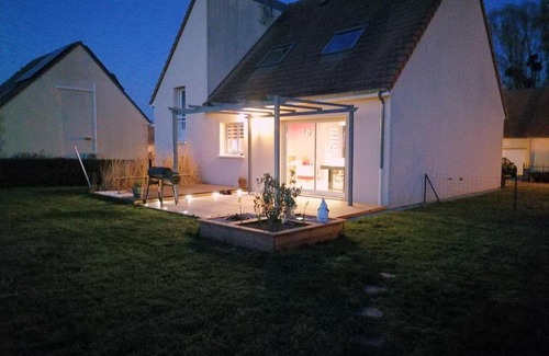 Noyen-sur-Sarthe House | Discover Comfort at Centenaire 24h du Mans Hotel