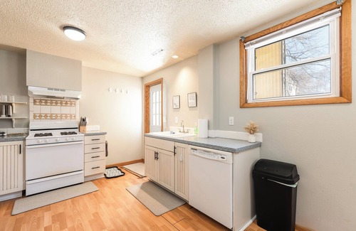 Bismarck Apartment | Center of Bismarck Apartment