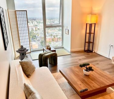 Wilshire Center Apartment | Center of Los Angeles Zen Suite 1Bed 1Bath Retreat
