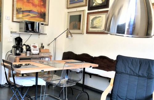 Parma City Centre Apartment | Prime Location with Wi-Fi, Pool & Spa - Guest Rated 9.8