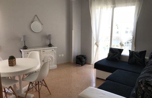 Alicante City Centre Apartment | Beachfront Retreat with Castle Views and Family Amenities