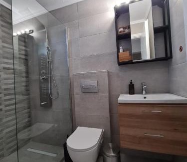 Gouvia House | Inviting Govino Bay Cento Blu Villa with Oceanfront Pool