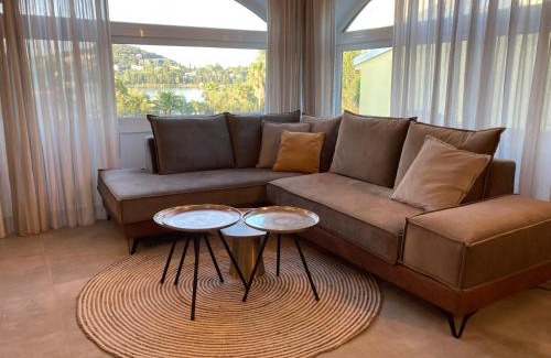 Gouvia House | Inviting Govino Bay Cento Blu Villa with Oceanfront Pool
