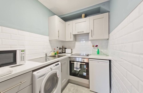 City Centre Dublin Apartment | Convenient 1-Bed Apartment with TV & Fast WiFi Access