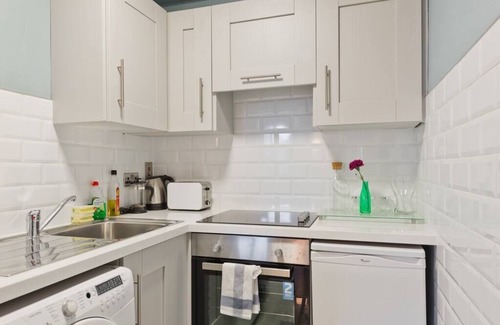 City Centre Dublin Apartment | Convenient 1-Bed Apartment with TV & Fast WiFi Access
