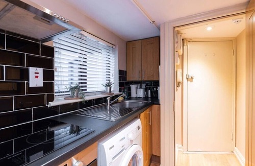 City Centre Dublin Apartment | Central 1bedroom flat with small patio & fast WIFI